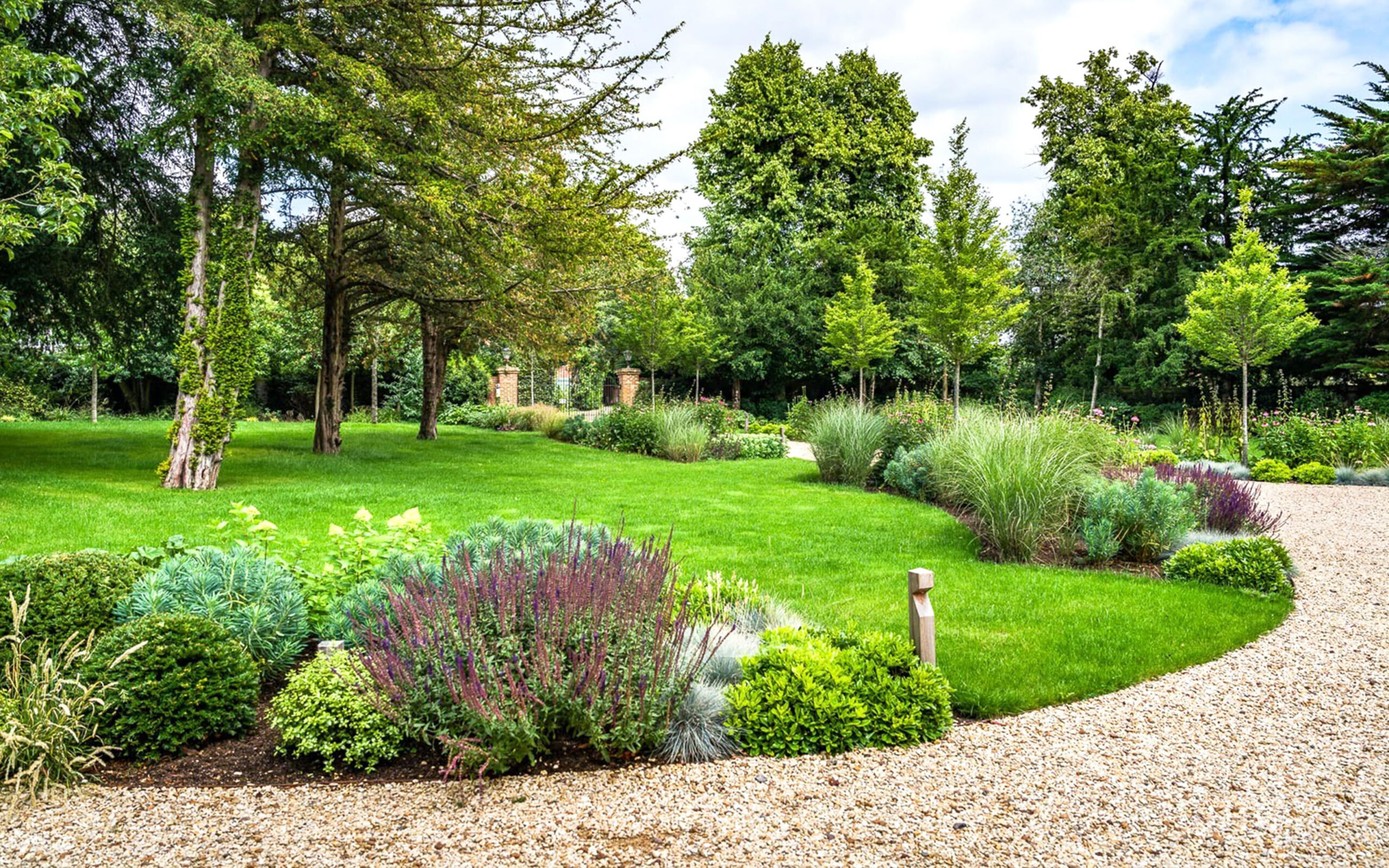 virginia-water-surrey-country-garden-design-driveway