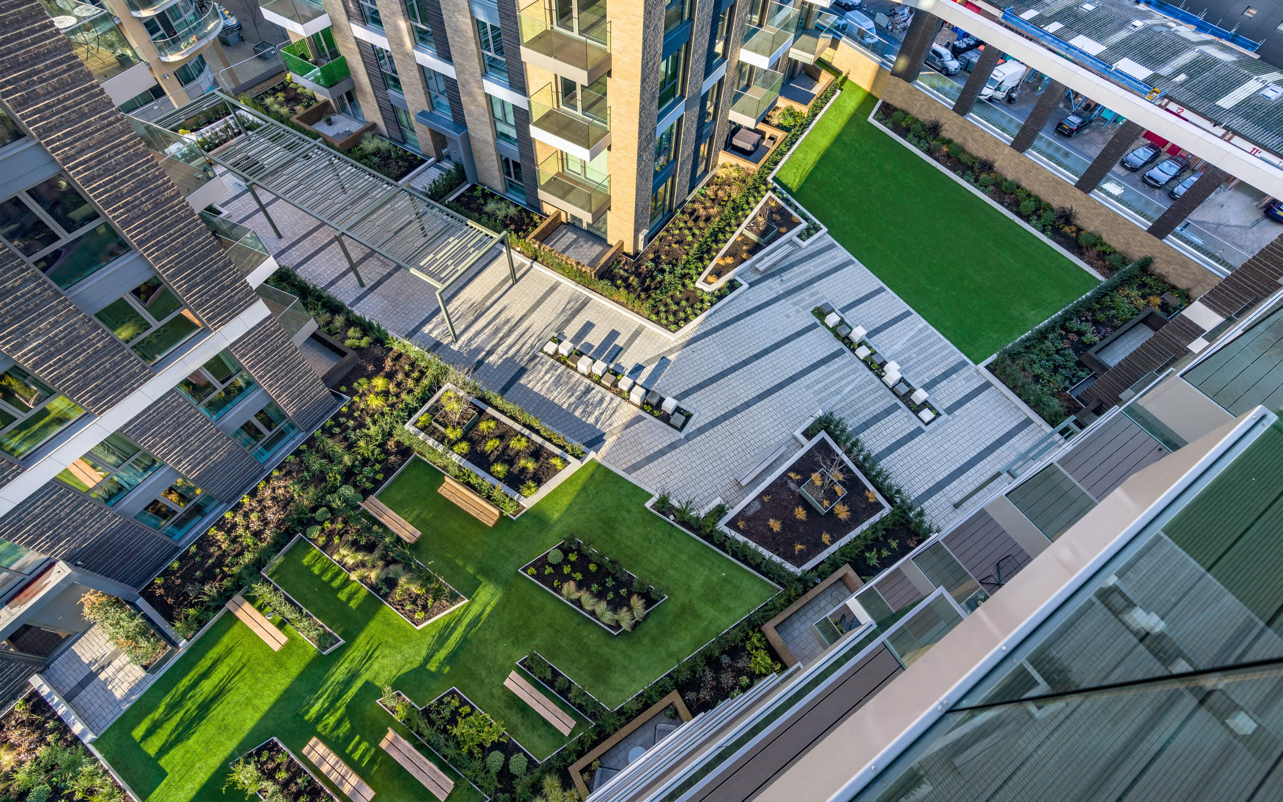 commercial landscaping planting-construction-craftsmanship